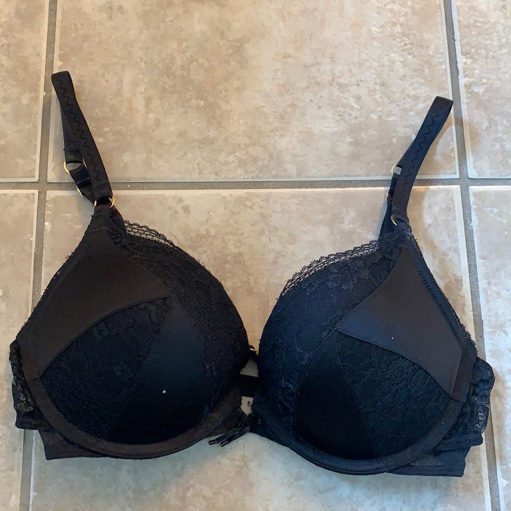 Victoria’s Secret push up size 32D